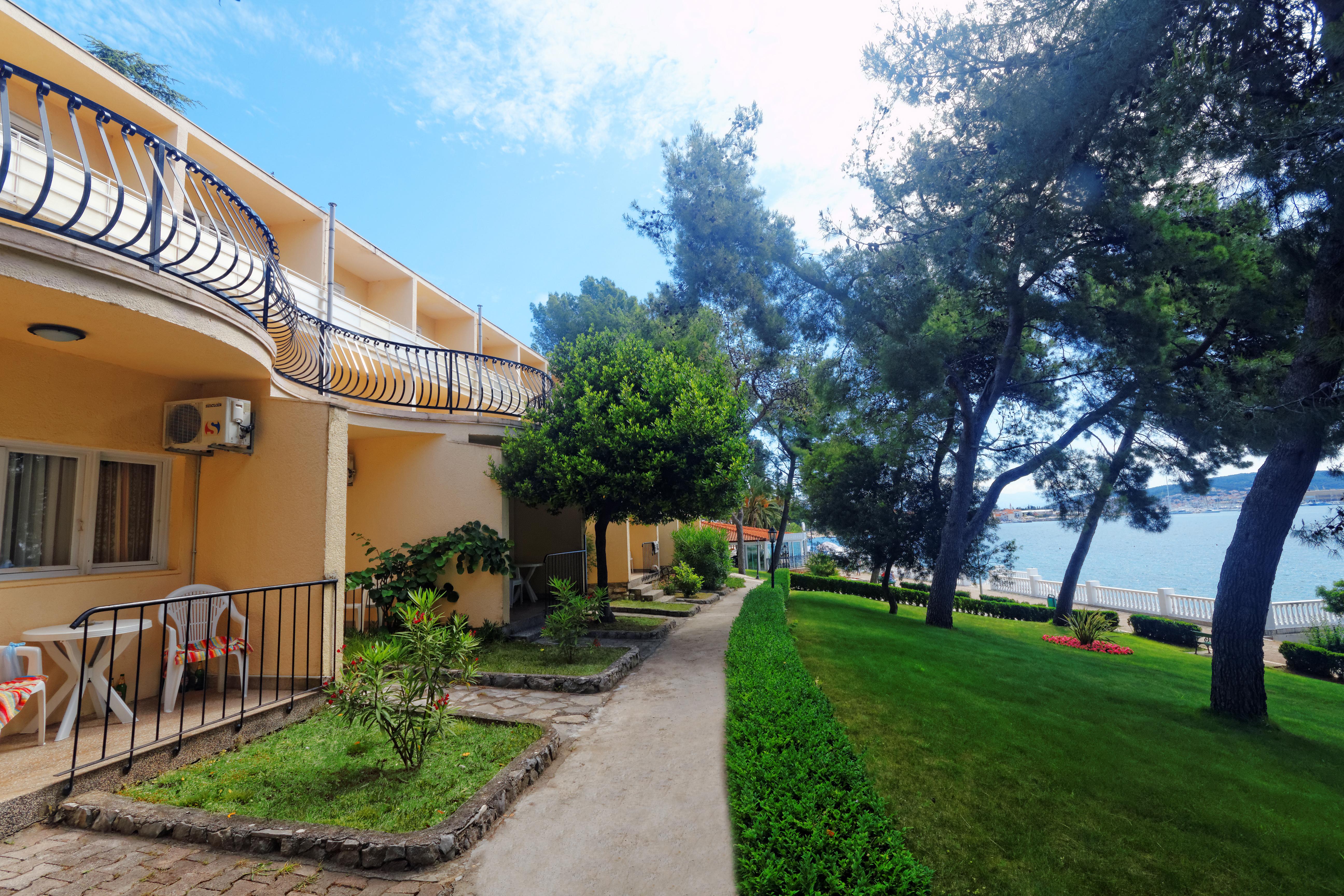 JADRAN All Inclusive Resort Donji Seget Esterno foto
