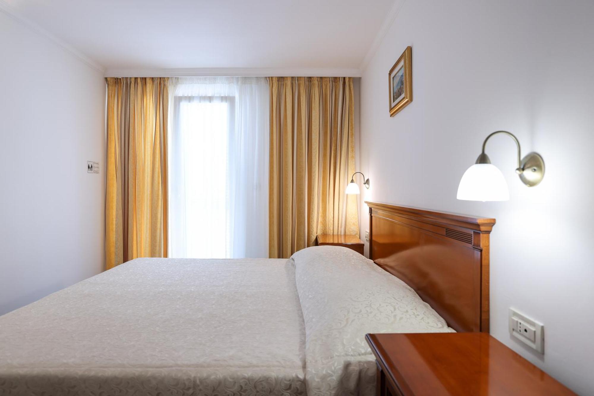 JADRAN All Inclusive Resort Donji Seget Esterno foto