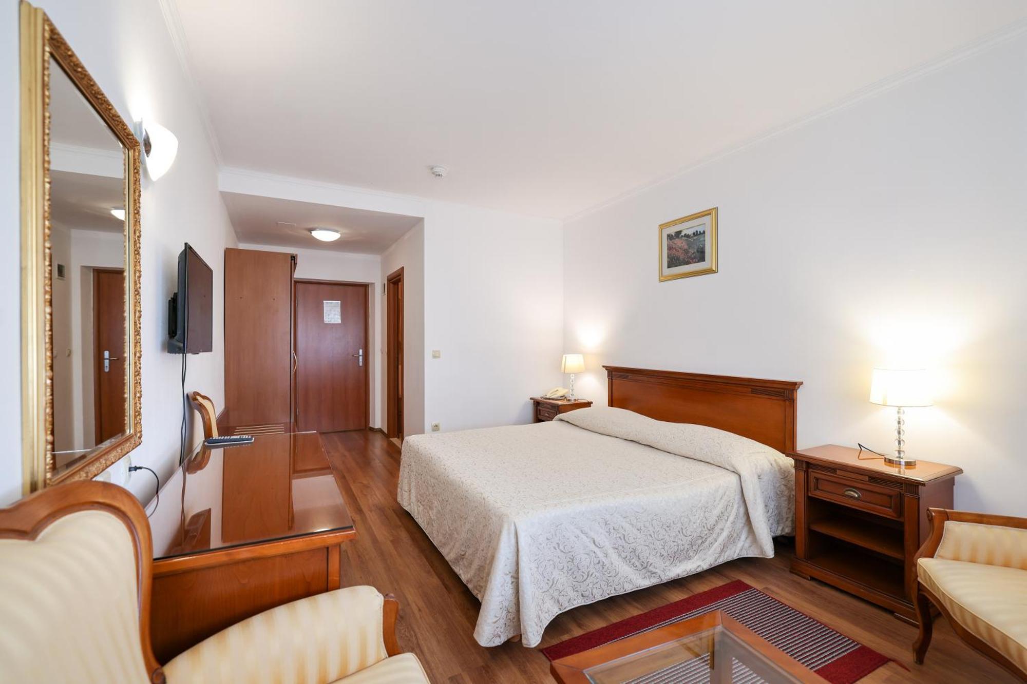 JADRAN All Inclusive Resort Donji Seget Esterno foto