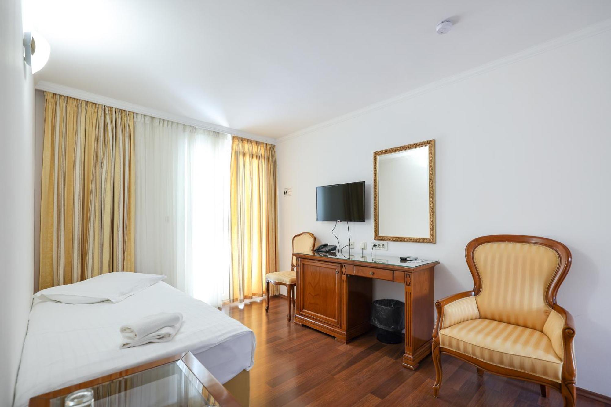 JADRAN All Inclusive Resort Donji Seget Esterno foto