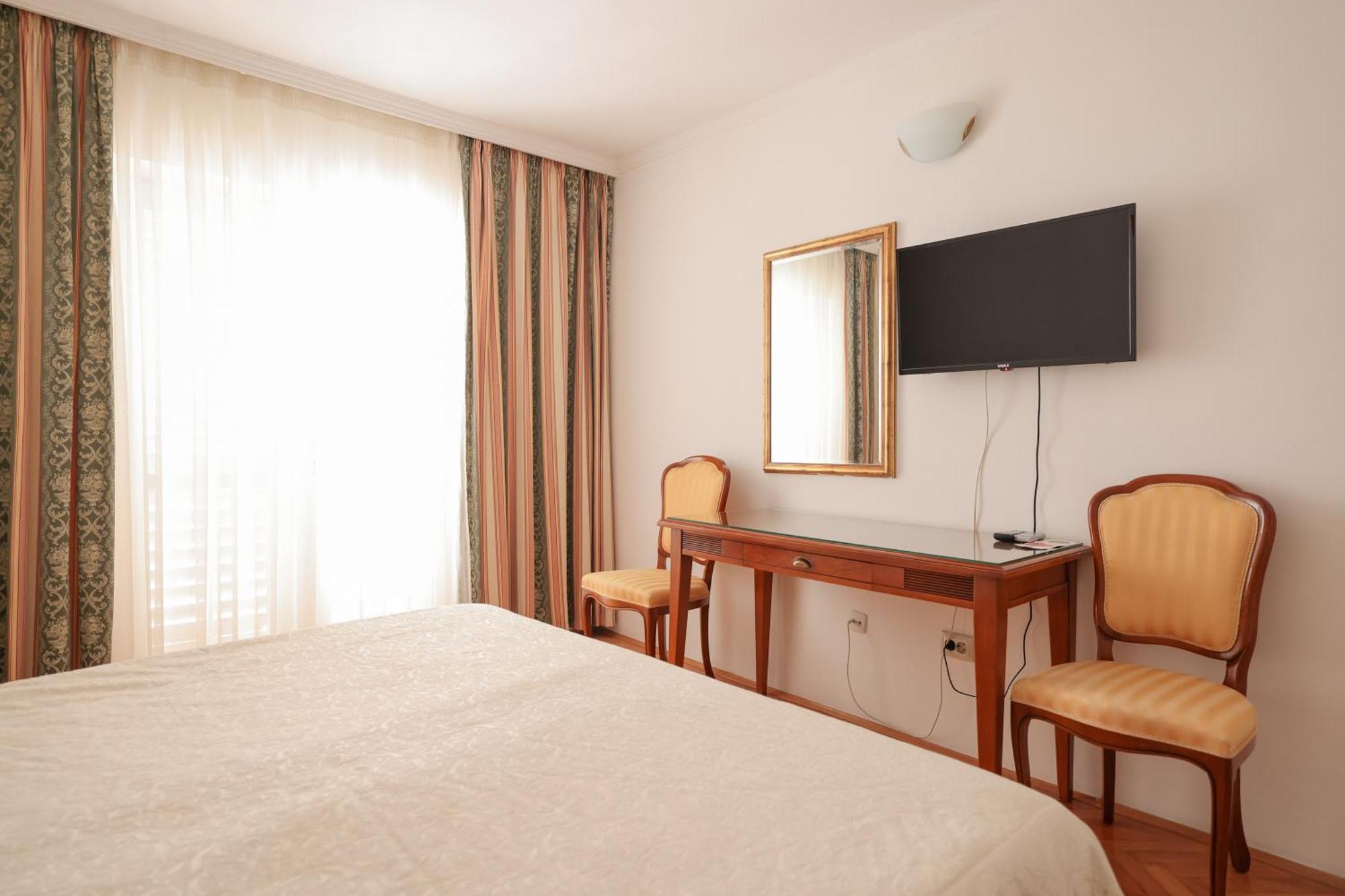 JADRAN All Inclusive Resort Donji Seget Esterno foto