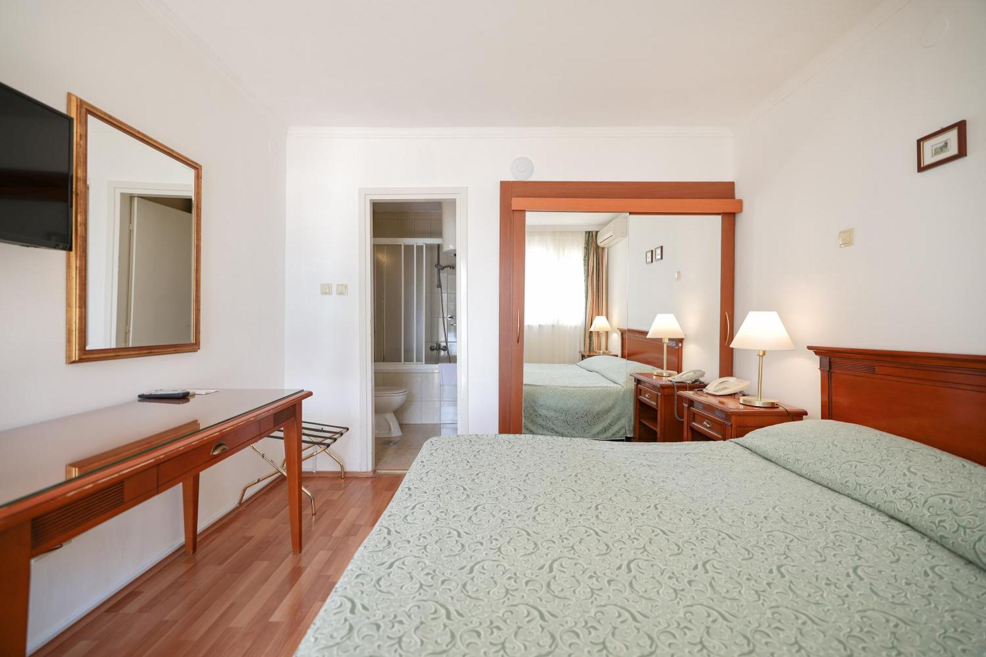 JADRAN All Inclusive Resort Donji Seget Esterno foto