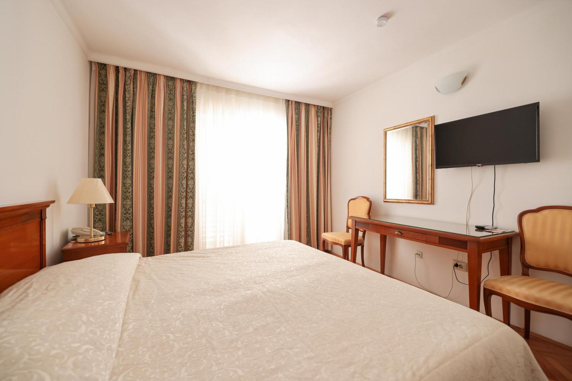 JADRAN All Inclusive Resort Donji Seget Esterno foto