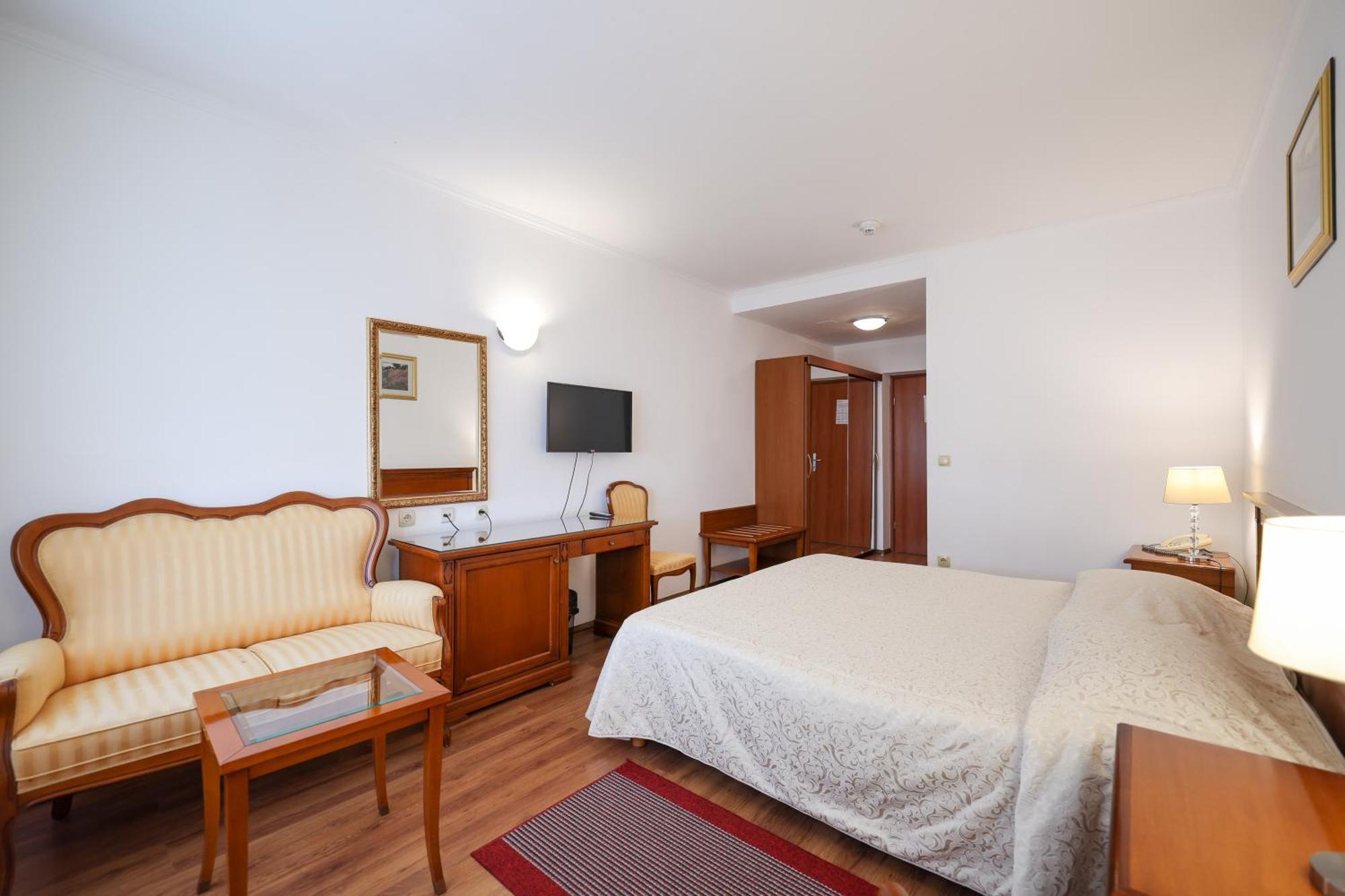 JADRAN All Inclusive Resort Donji Seget Esterno foto