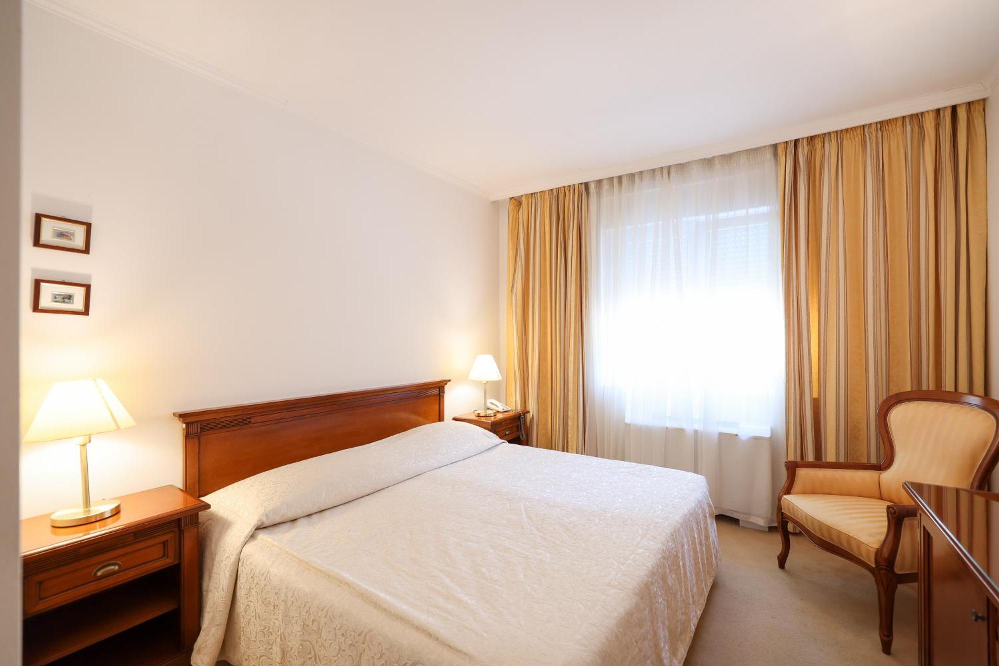 JADRAN All Inclusive Resort Donji Seget Esterno foto
